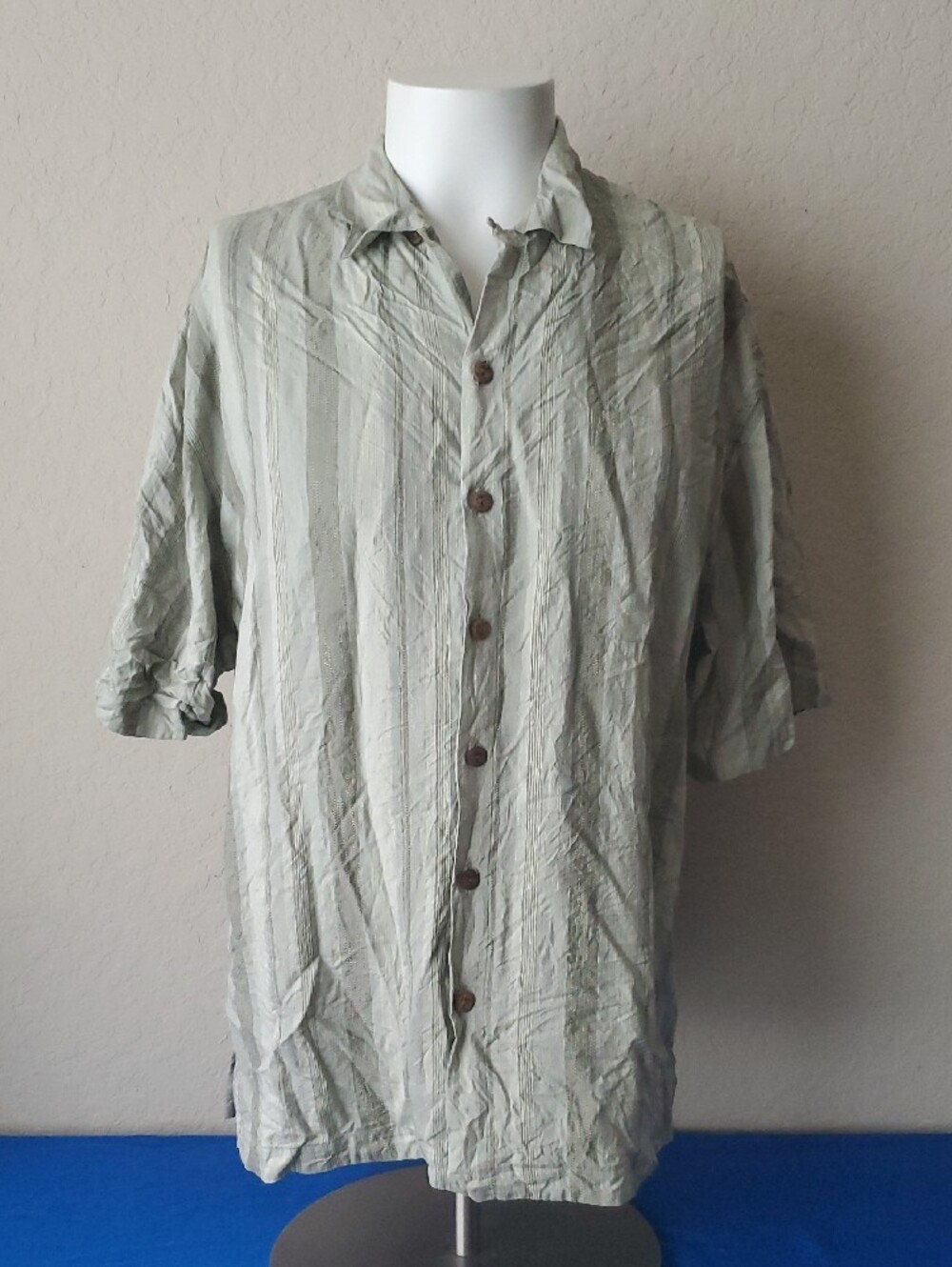 Jamaica Jaxx Men's 100% Silk Button Down Shirt Large Light Green Textured Stripe